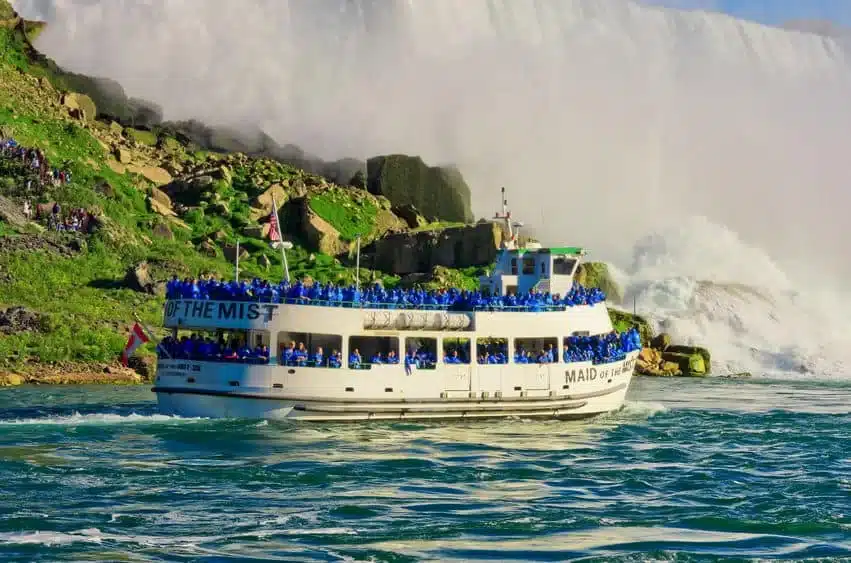 Cataratas del Niagara en barco